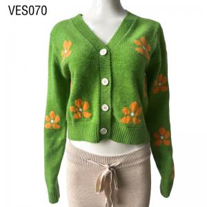 Fashion women's single breasted contrasting color cardigan Fitted long sleeved daisy pattern cardigan V-neck comfortable embroidered knit jacket